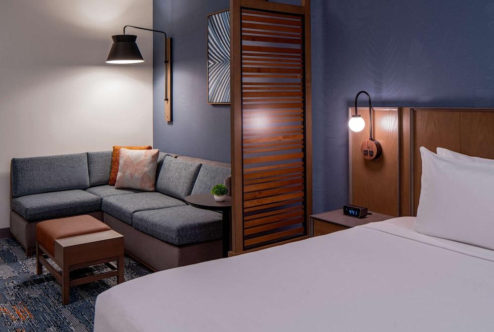 Hyatt Place Tampa Downtown