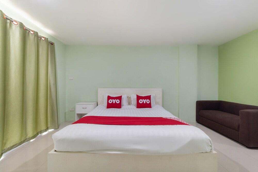 OYO 75363 V Place Apartment