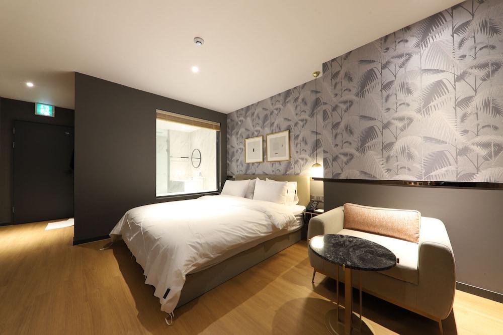 Brown Dot Hotel Jungja Beach