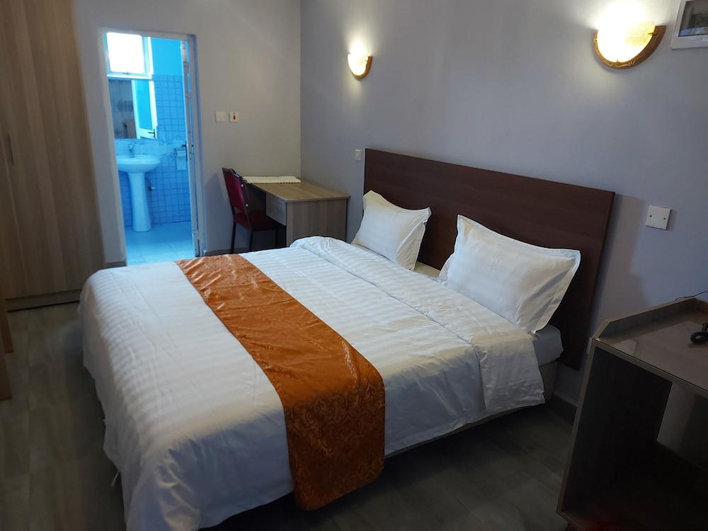 The Eastern Ark Hotel