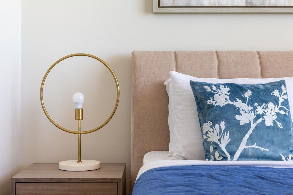 Blissfully Stunning 3BR With Direct Beach Access. Sea Views!