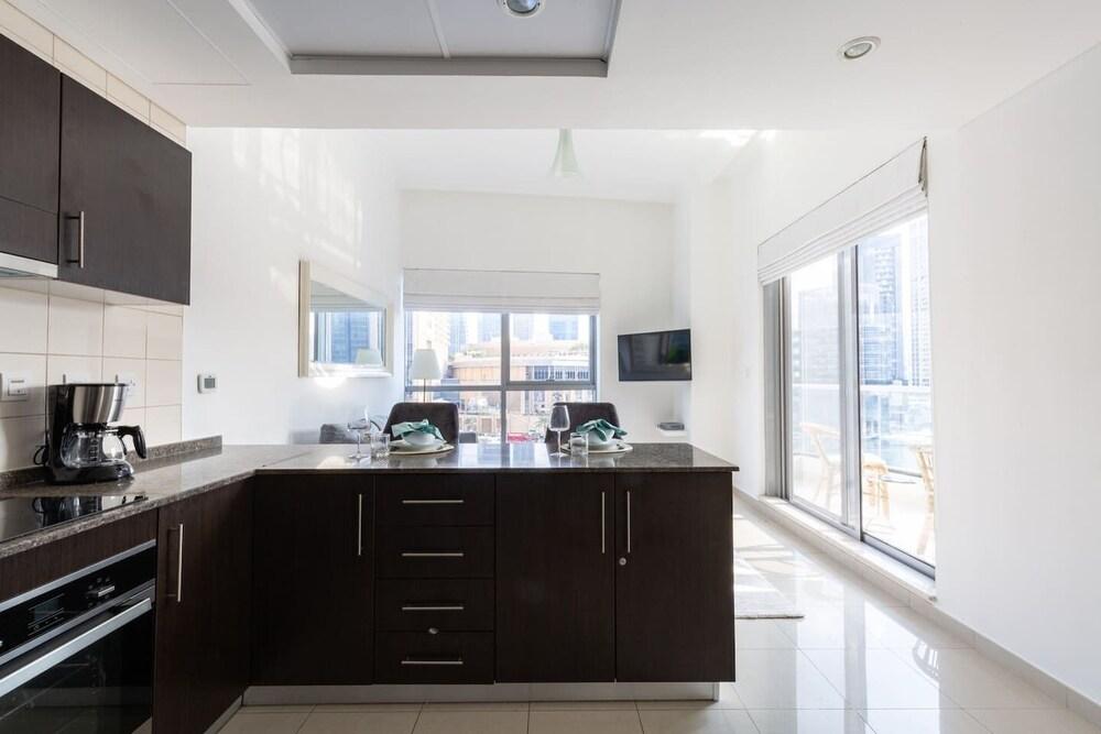 1BR Tranquil Space With Incredible Marina Views!