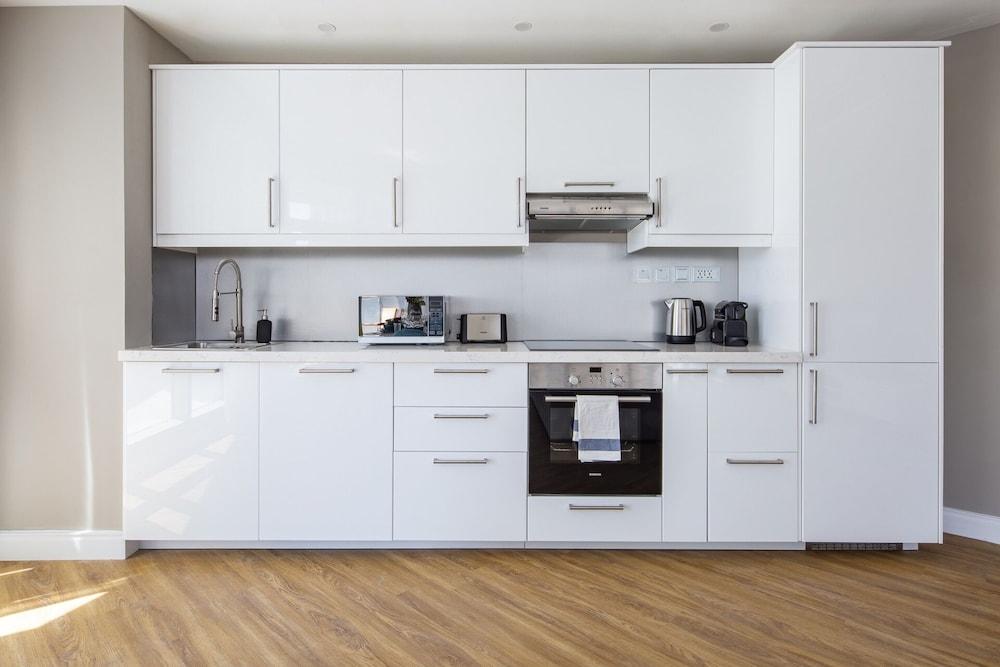 Impressive & Exceptional 2BR Apt in Dubai Marina!