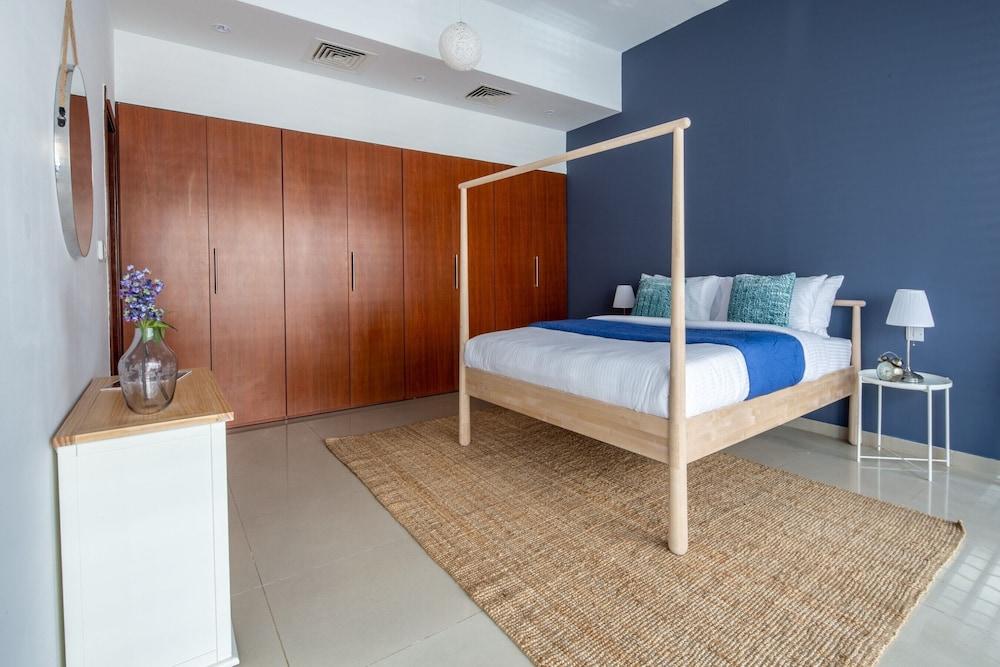 Lively & Spacious 1BR Loft in Dubai Marina