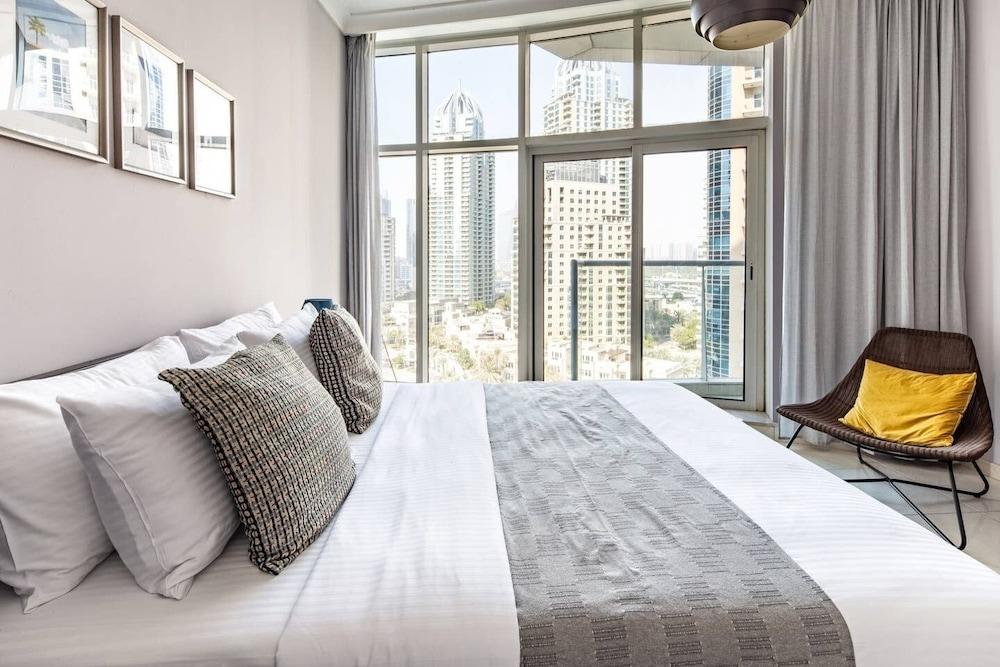 Modern + Premium 2BR With Full Dubai Marina Views!