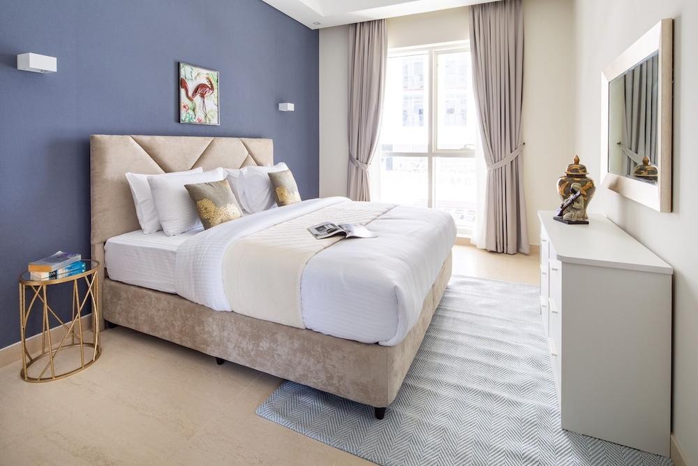 Upscale 2BR Apartment In Downtown Dubai