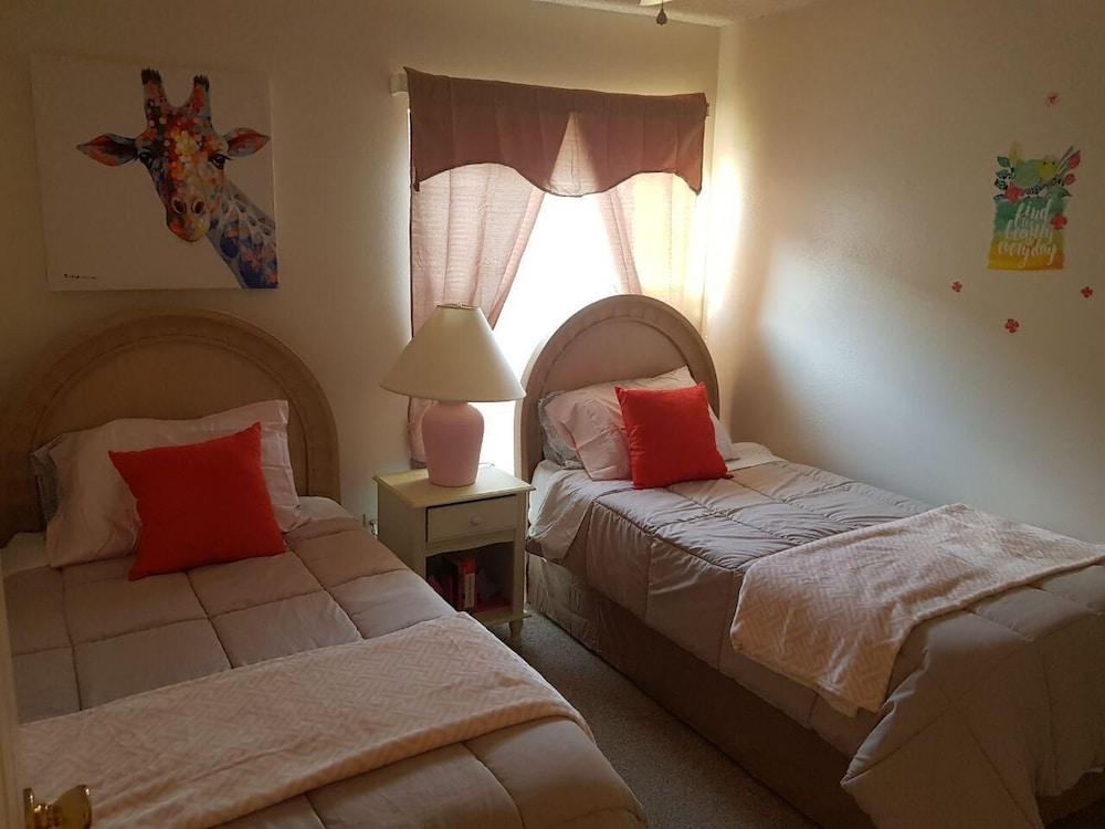 Four Bedroom Pool Home - 1513 IOT - Vusa