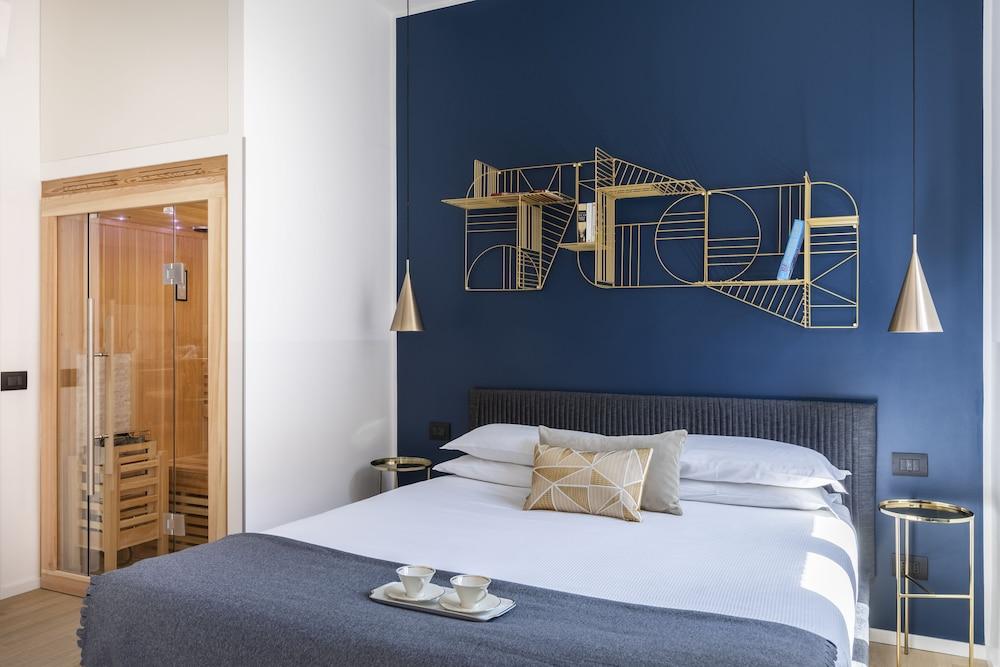 ROMAC - Trinity II with Sauna & Hot Tub