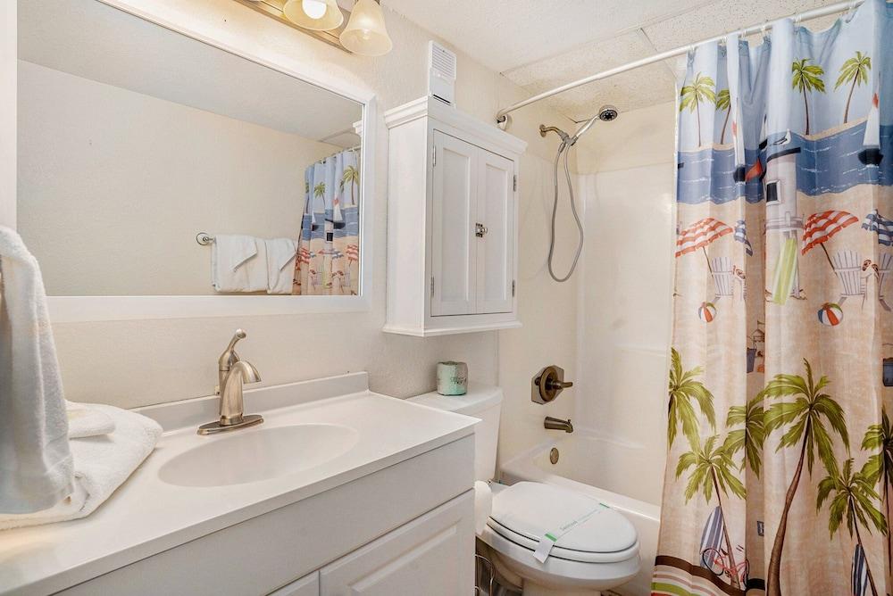 1004 Waters Edge Resort 1 Bedroom Condo by RedAwning