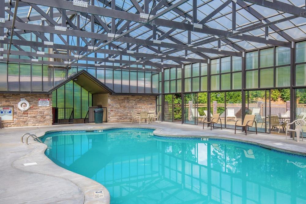 Bear Escape by Jackson Mountain Rentals