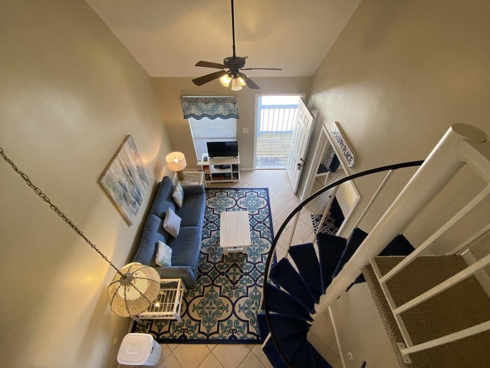 The Cove 209A by ALBVR