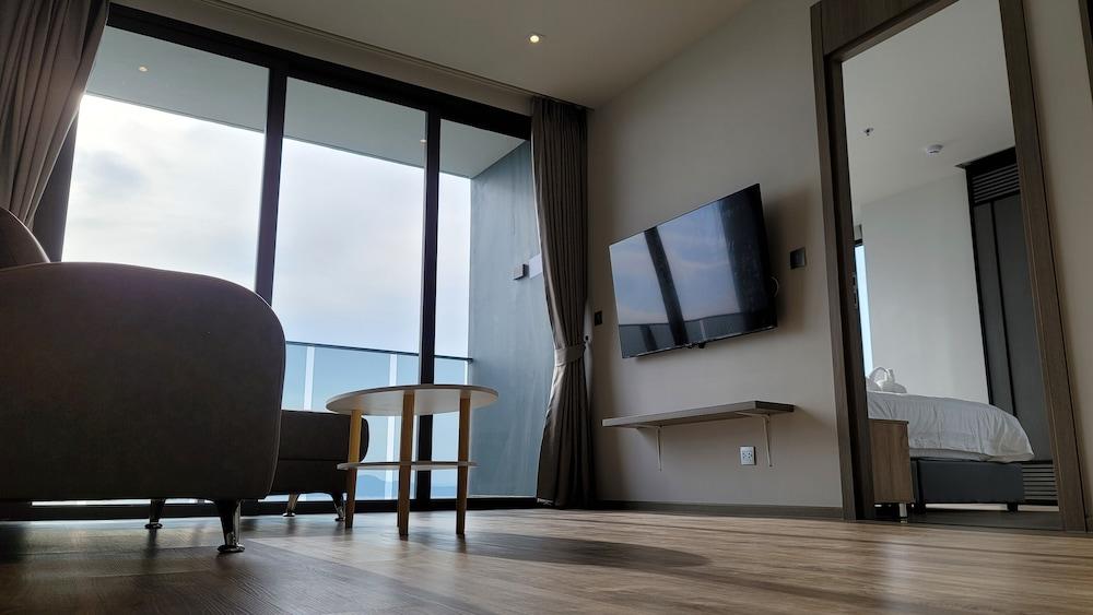 Sea view 253 The Base Central Pattaya