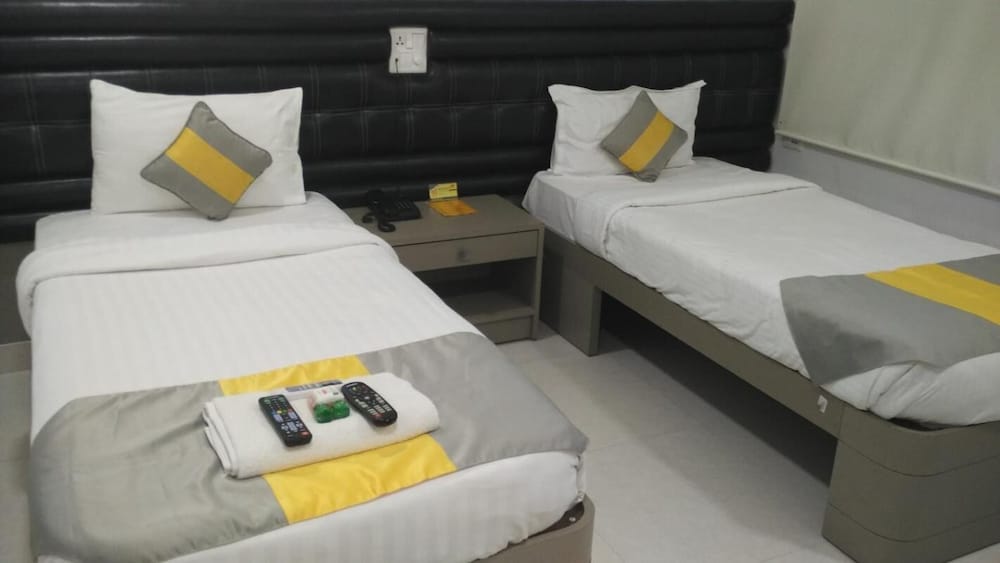 Room-cosy Room With Private Bath And Wor