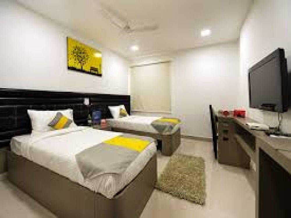 Room-cosy Room With Private Bath And Wor