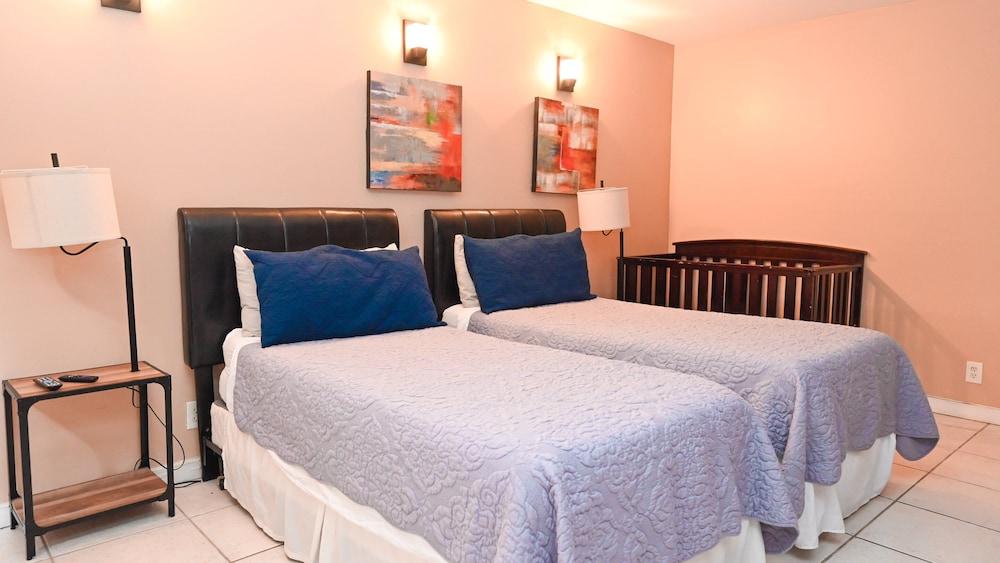 Resort-like w/ Tennis, Bocci, Golf & Games Galore!