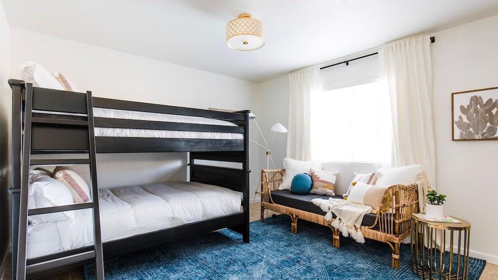 Perfect 4 Bdrm Home With Pool and Game Room!