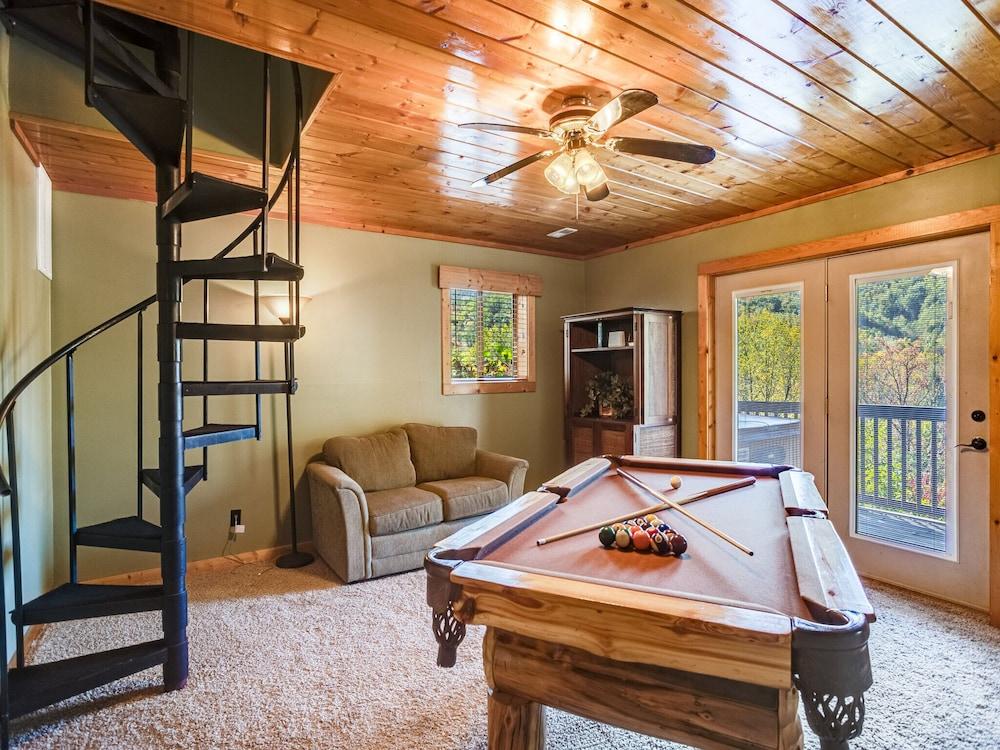 Naughty by Nature by Jackson Mountain Rentals