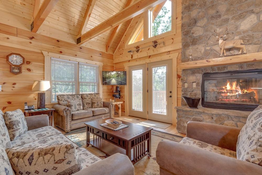 Lone Wolf Lodge by Jackson Mountain Rentals