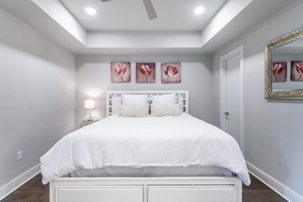 Brand New Poolside 1 Bedroom Condo