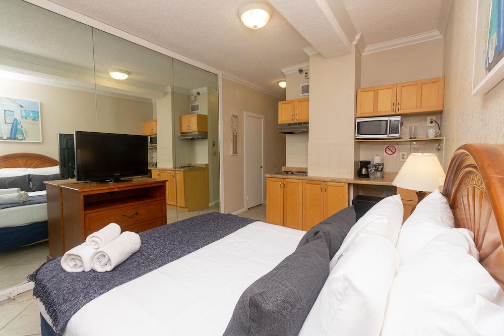 227 City View Hollywood Beach