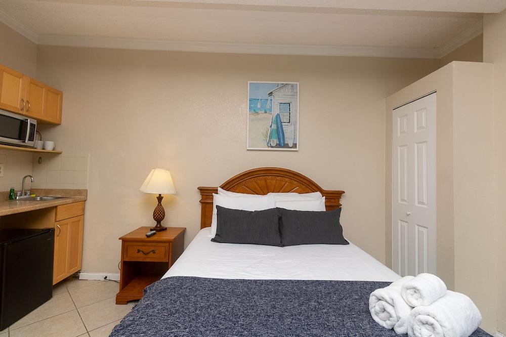 227 City View Hollywood Beach