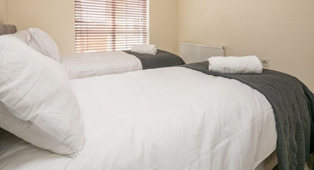 Open plan 2 Bedroom Apartment