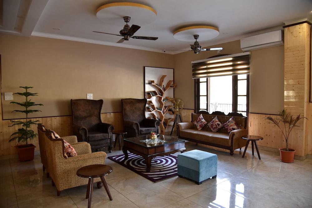 Mastiff Wildcrest Dharamshala (Chamunda Devi Temple)