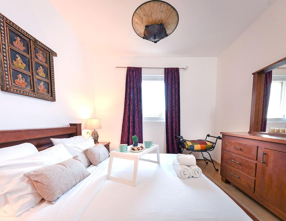 Deluxe 2BD Jaffa Dreams W Pool & Parking