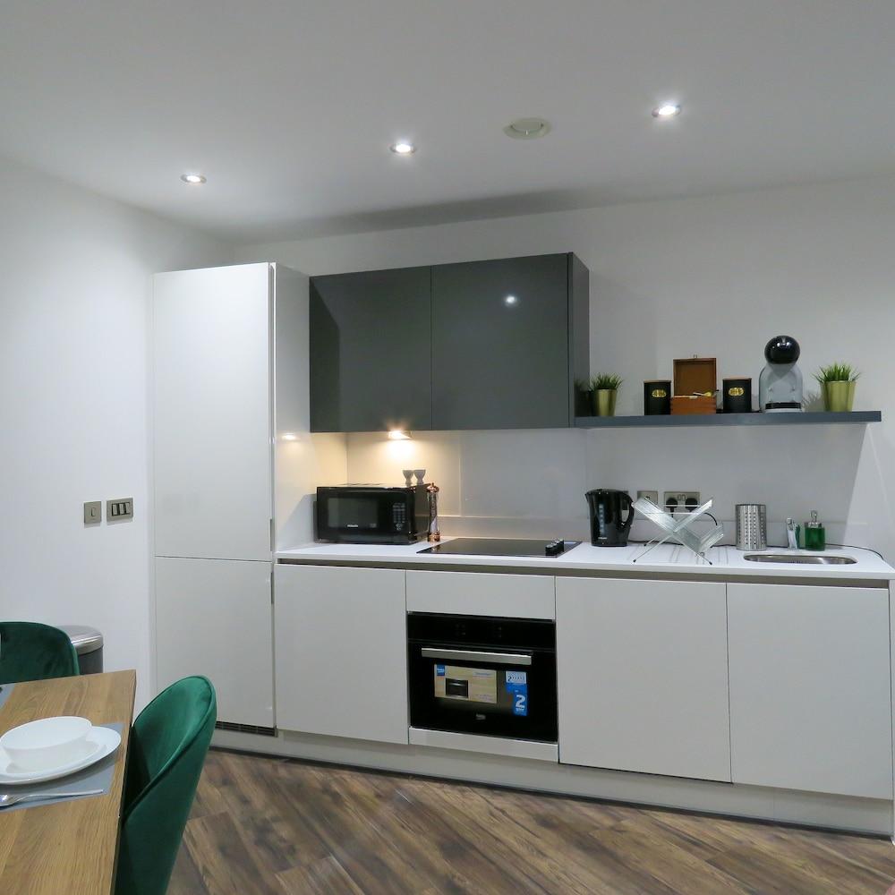 Tudors eSuites JQ Regency Kingsize