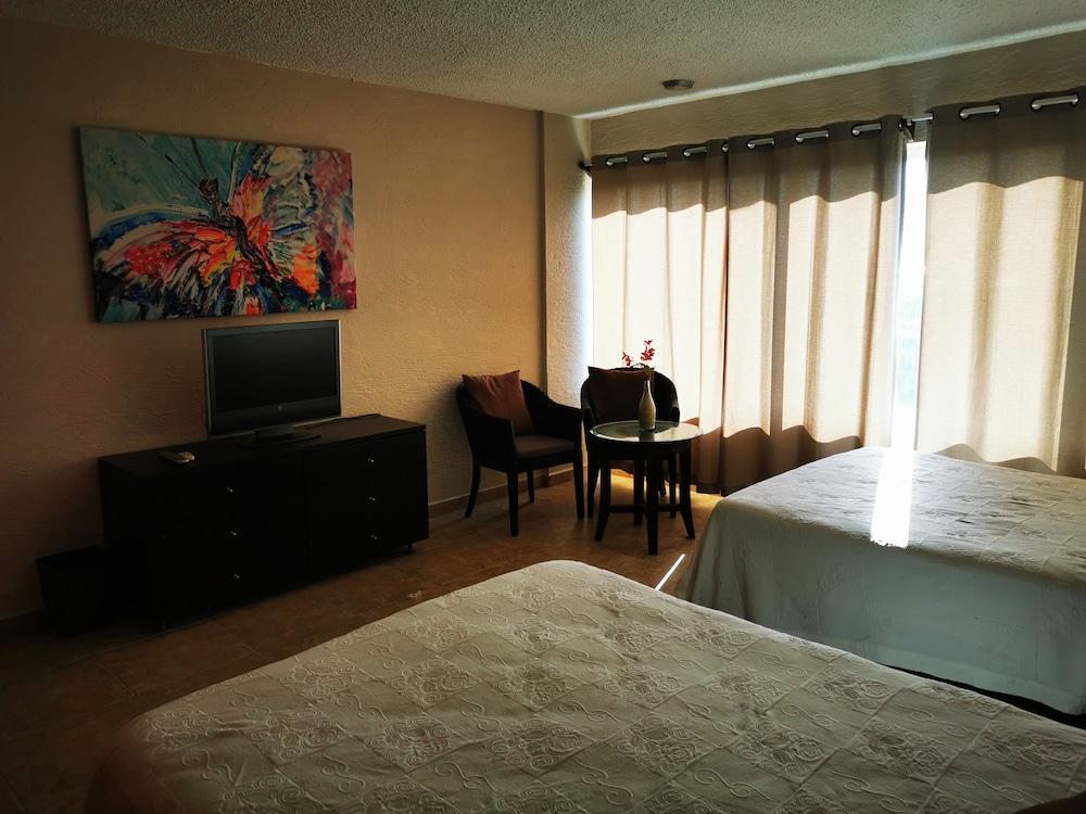 Cozy Studio In Beachfront Condominium