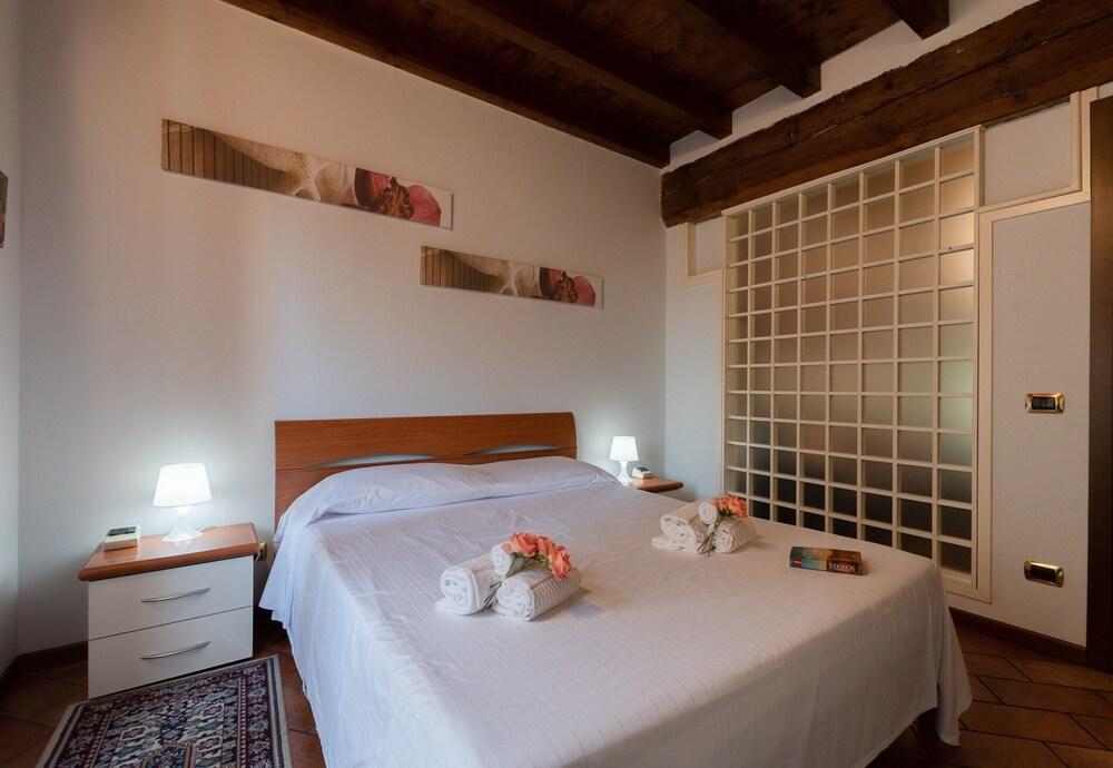 Casa Laura Salò 200mt From Garda Lake