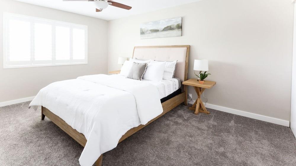 Updated Condo in A+ Old Town Scottsdale Location!