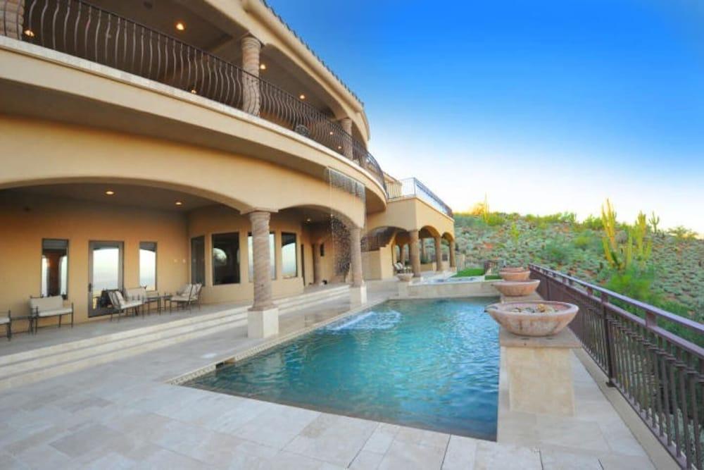 Tuscan Beauty With Incredible Views!