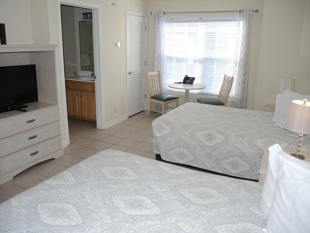 2609 2 Bedroom Villa by RedAwning