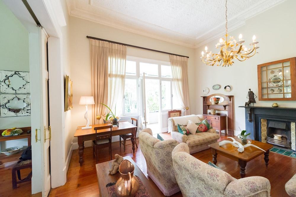 Lovely Guesthouse in Pretoria Welcoming you on a Spacious Room With Breakfast