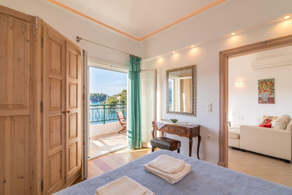 Lakka Seaview Apartments by Konnect