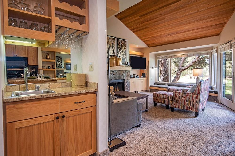 Eagle Crest on the Green