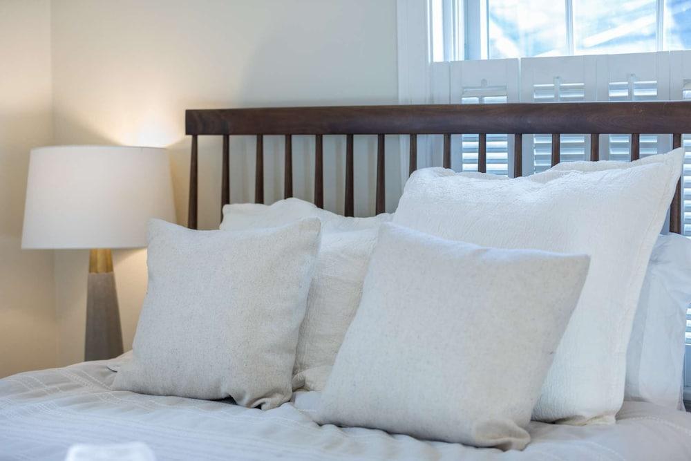 Blue Water: The Cottage