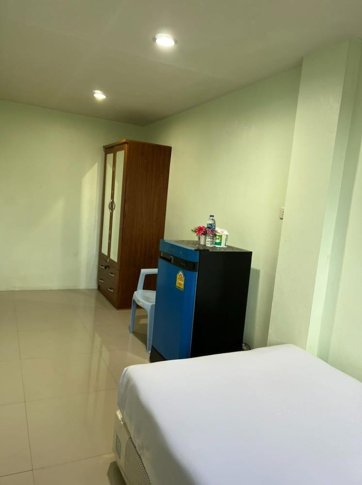 OYO 75377 Check In House