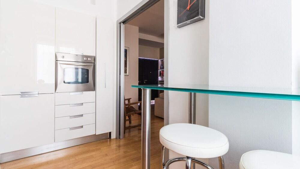 Italianway - Carlo Troya 17