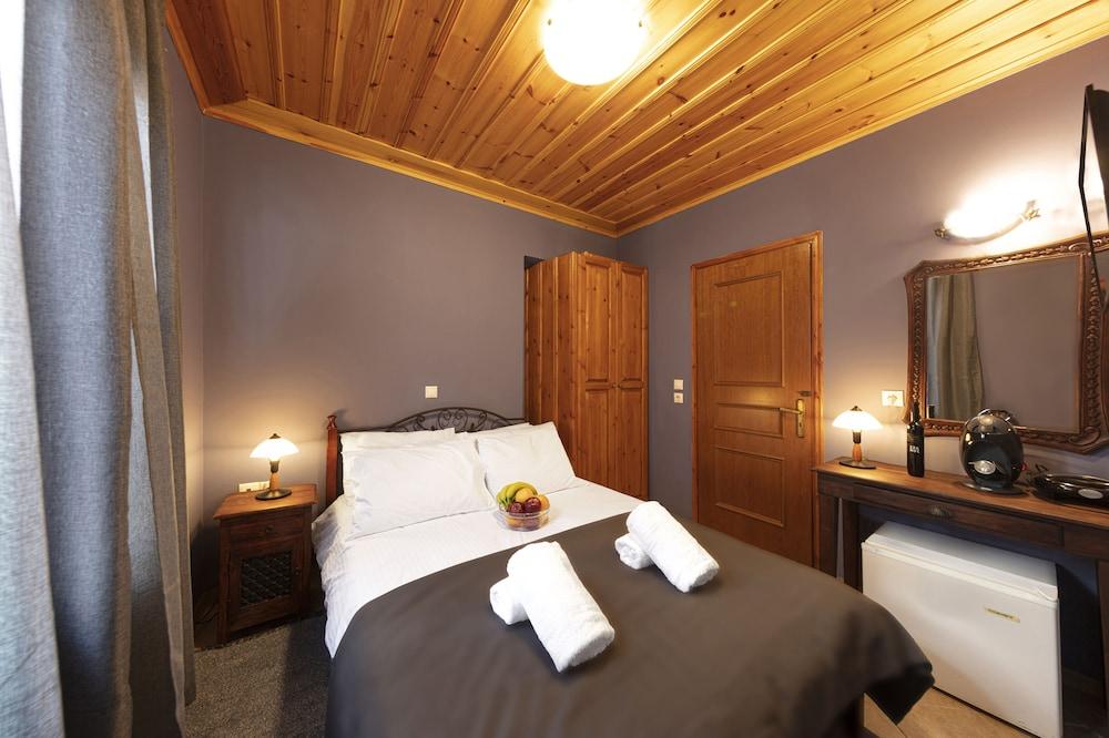 Stone Suites by White Hills