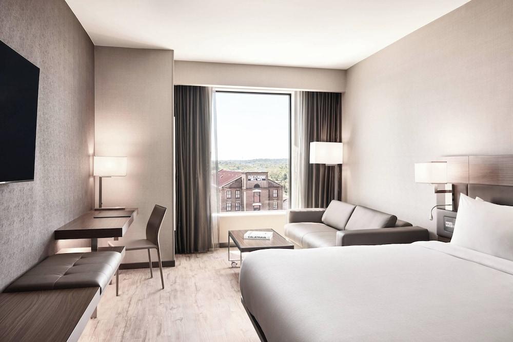 AC Hotel by Marriott Columbus Downtown