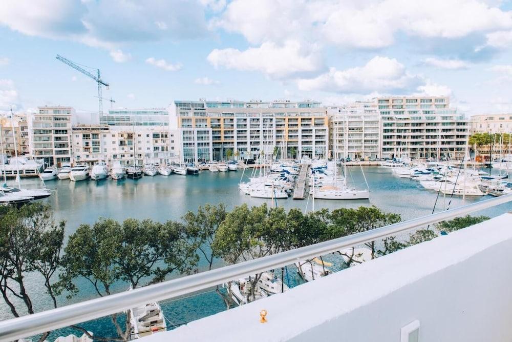 Deluxe and Spacious Double Room - Bb Marina