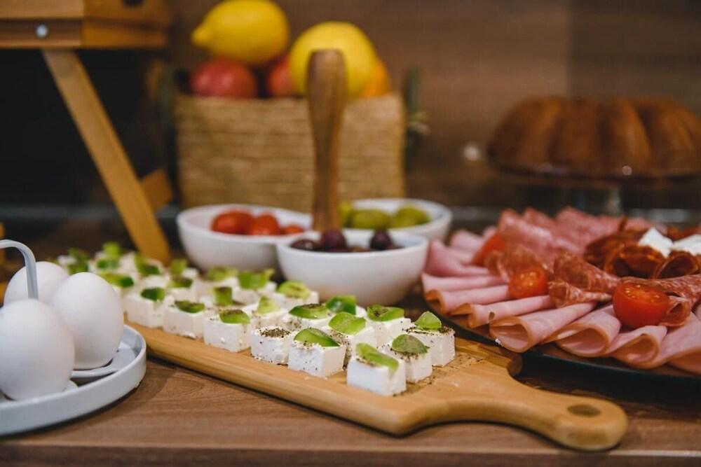 Amazing Double Room in Bb Marina