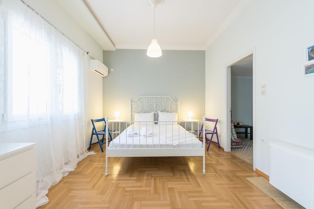 Spacious Acropolis Home by CloudKeys