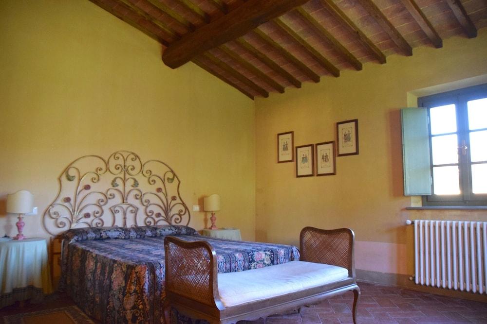 Villa Giunone With Pool Close to Volterra