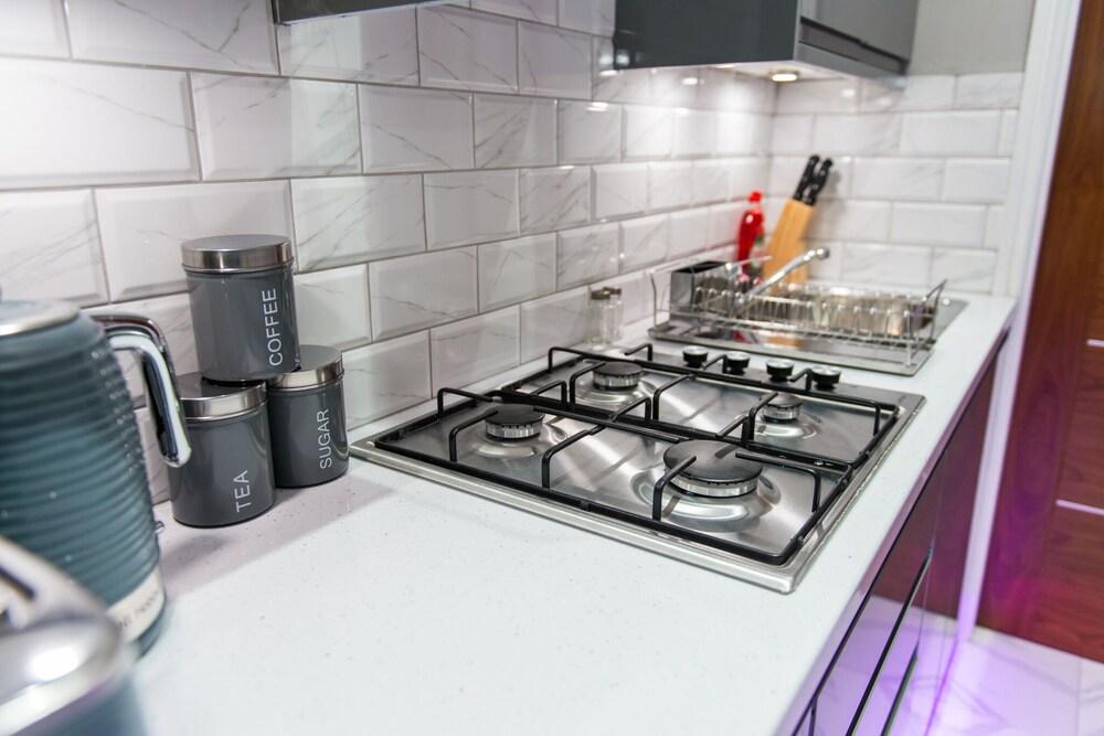 Aphrodite Suites Huddersfield