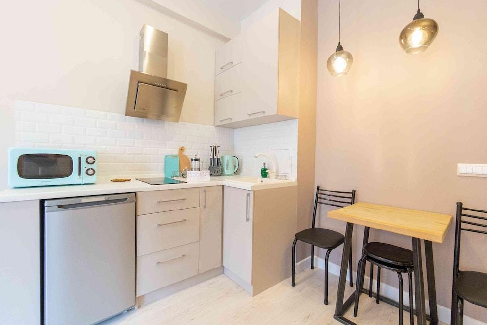 More Apartments na Plotinnoy 2-3