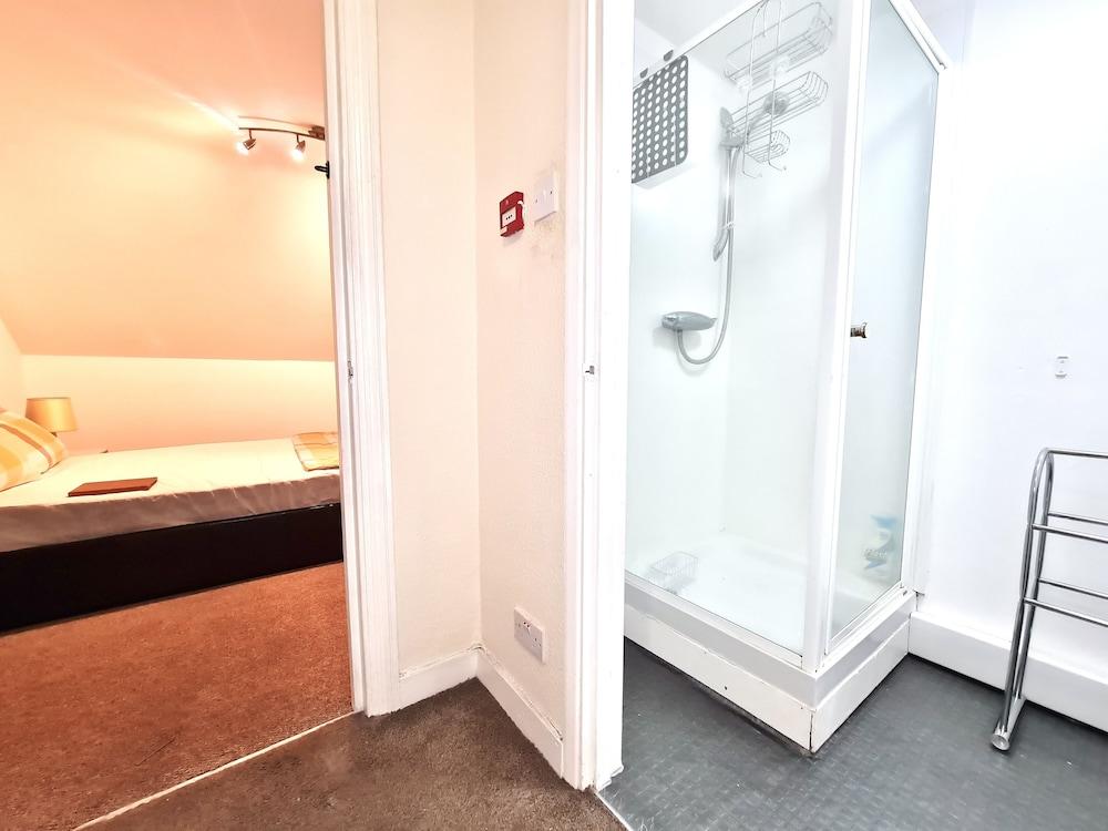 Grace Apartments - Living Spring 1