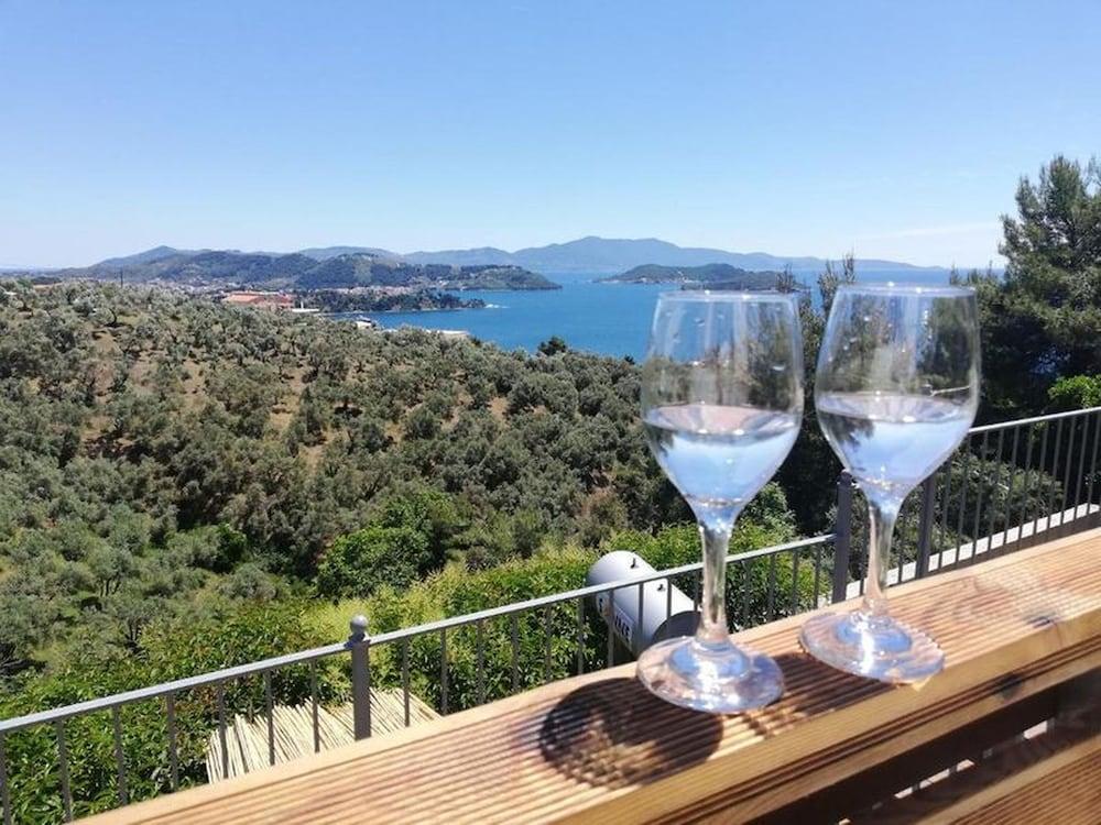 2br Suite White gea With Private Pool No01